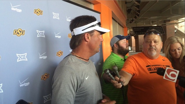 Mike Gundy's mullet reaches next level