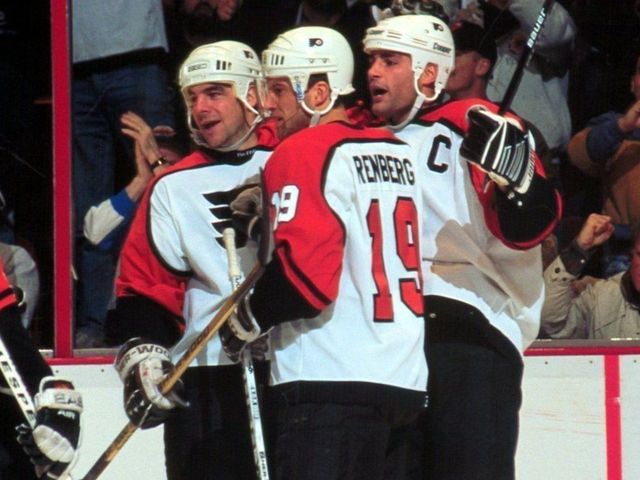 Flyers' 'Legion of Doom' reuniting for NHL Legends Classic