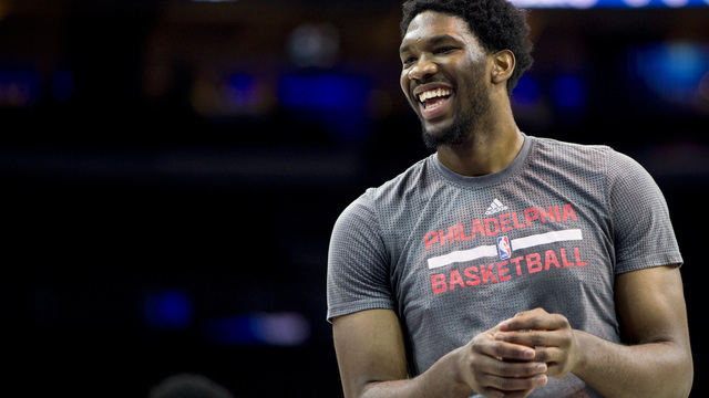 Embiid implores Simmons to dunk on Lonzo so hard LaVar has to save him