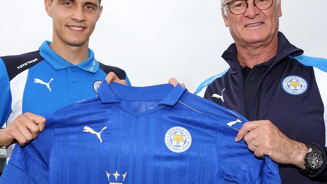 Leicester snatches Polish teen Kapustka on 5-year deal
