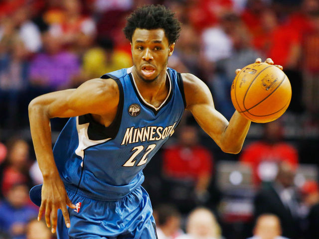 Watch: Wiggins attempts 720 dunk