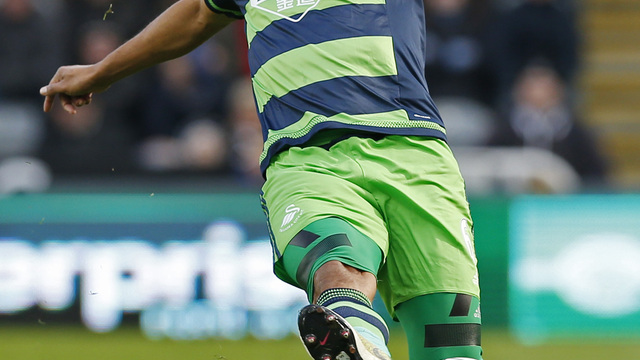Report: Everton expected to improve Ashley Williams offer