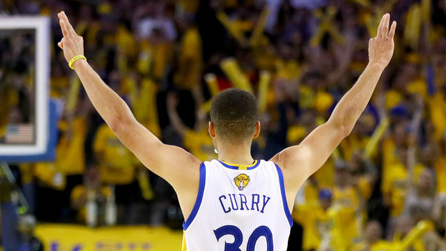 Curry named MVP in 2016 Players Voice Awards