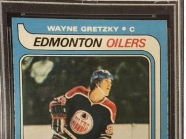 Gretzky rookie card sells for record $465K