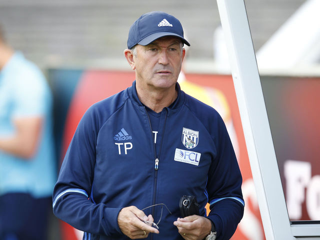 Report: Pulis to remain at West Brom helm after takeover