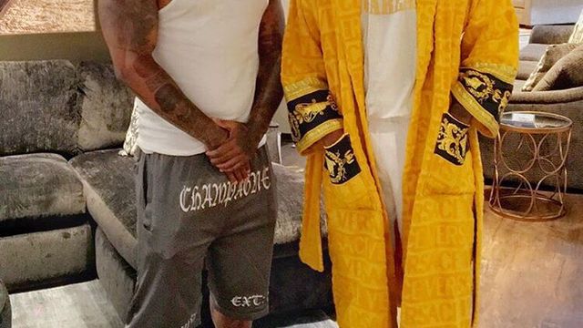Nick Young goes furniture shopping in his pajamas