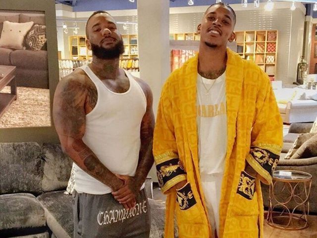 Nick Young goes furniture shopping in his pajamas