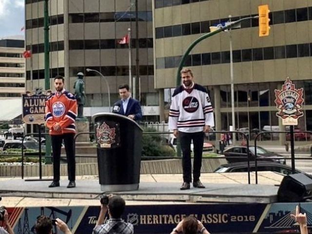 Jets, Oilers unveil alumni rosters, jerseys for 2016 Heritage Classic