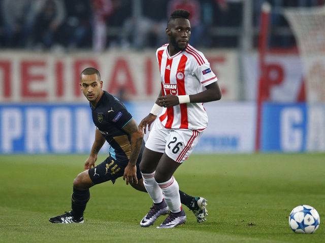 Report: West Ham identifies Arthur Masuaku as Cresswell backup