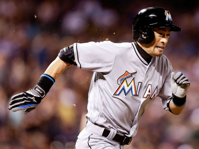 Ichiro records 3,000th MLB hit with 7th-inning triple