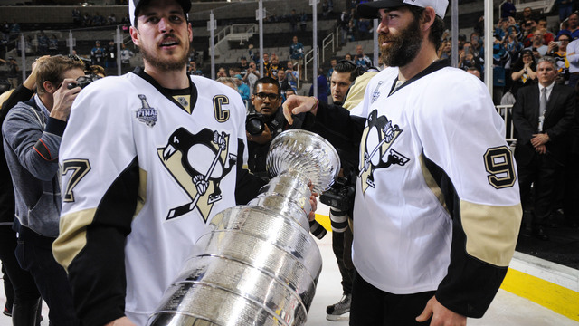 Crosby sent Dupuis scrapbook to remember the good times