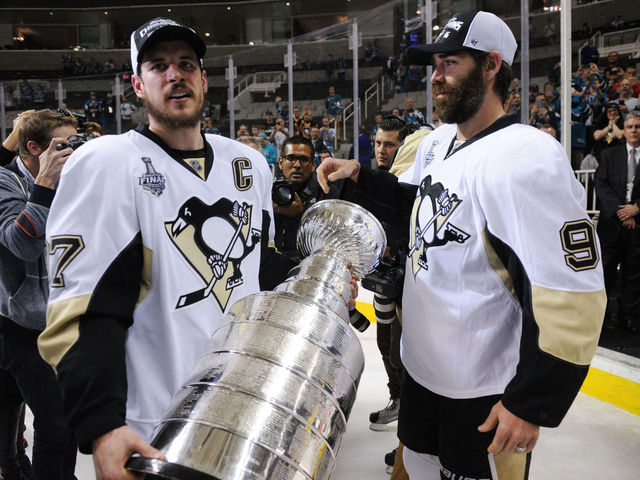 Crosby sent Dupuis scrapbook to remember the good times