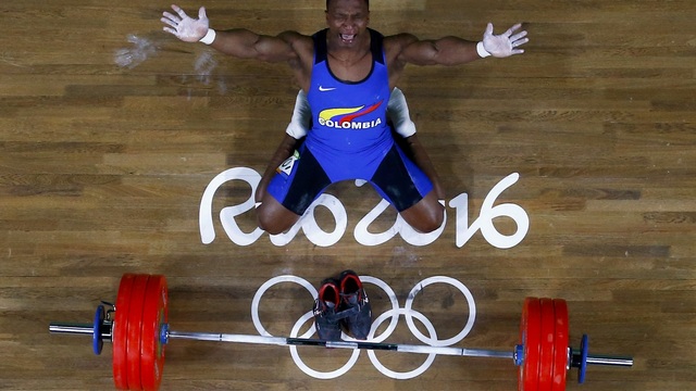 Colombian weightlifter Figueroa wins gold, promptly retires