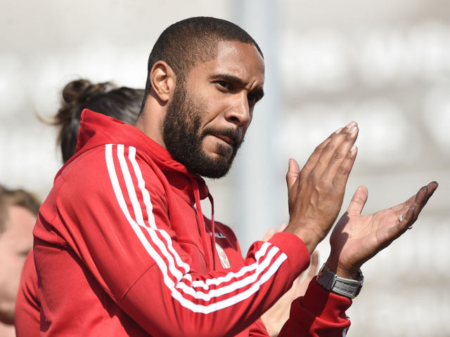 Report: Swansea accepts Everton's £12M Ashley Williams bid