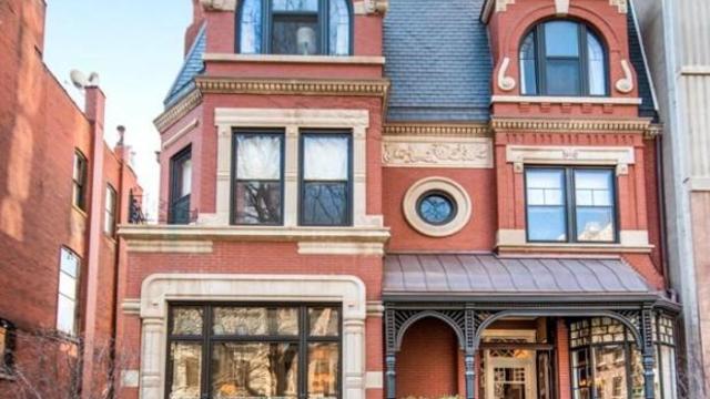 Wade's living in style in new Chicago mansion