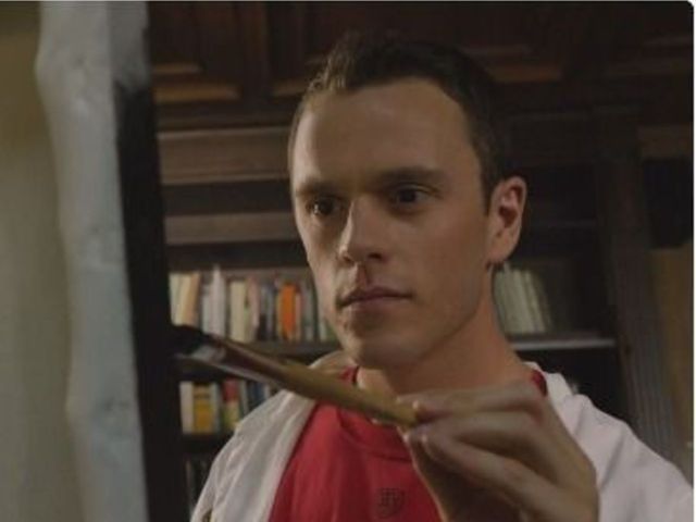 Blackhawks' Toews explains the art of hockey in hilarious ad