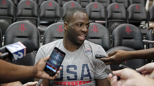 Kyrie's dagger 3 vs. Australia reminds Draymond of Finals