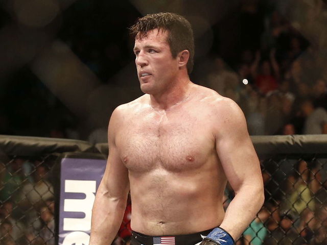 Chael Sonnen ends retirement, signs with Bellator