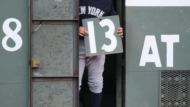 Watch: A-Rod goes inside Green Monster for souvenir