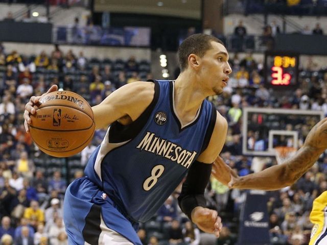 Watch: Zach LaVine puts defender on skates at Seattle Pro-Am