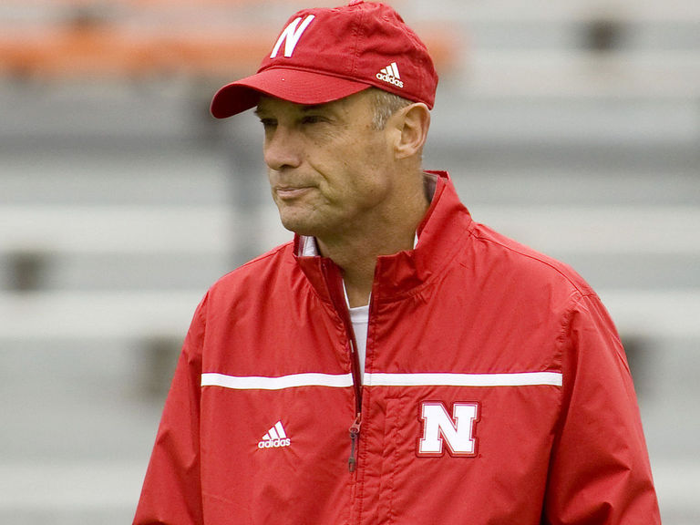 Watch: Nebraska's Riley surprises team with Kendrick Lamar tickets ...