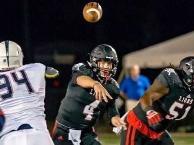 'Last Chance U' star Wyatt Roberts joins Mississippi State
