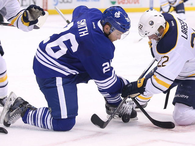 Avalanche sign Smith to 1-year contract