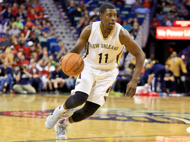 Report: Interested teams believe Holiday stays with Pels on 5-year deal