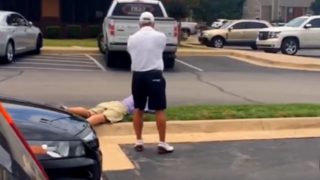 Retired marshal pulls gun on man who allegedly stole his golf clubs