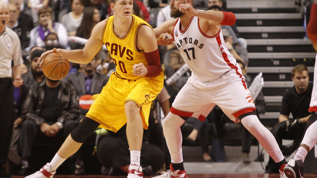 Mozgov back to practicing after groin injury