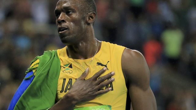 LeBron acknowledges Bolt's silencer celebration