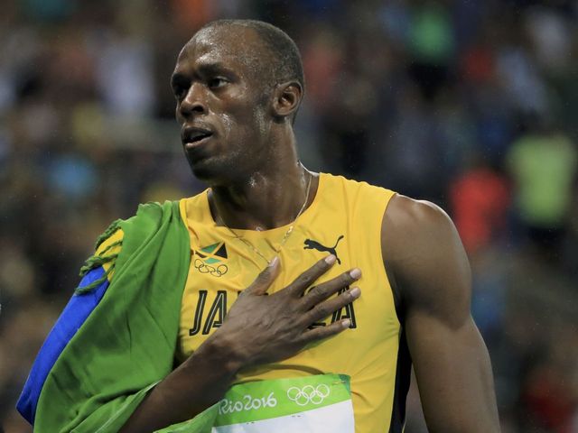 LeBron acknowledges Bolt's silencer celebration