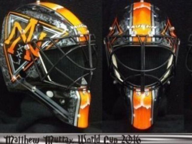 Penguins' Murray shows off World Cup mask