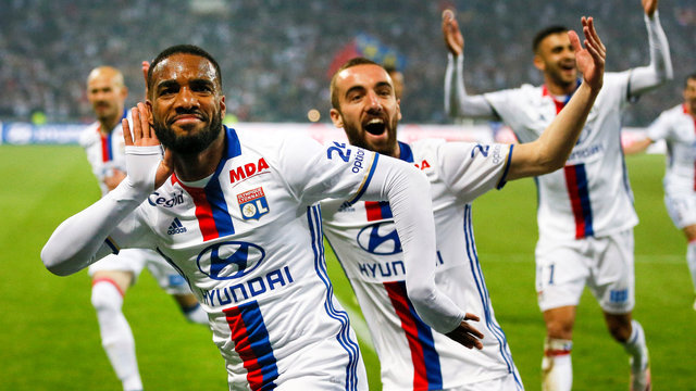 In-form Lacazette powers Lyon to victory once again