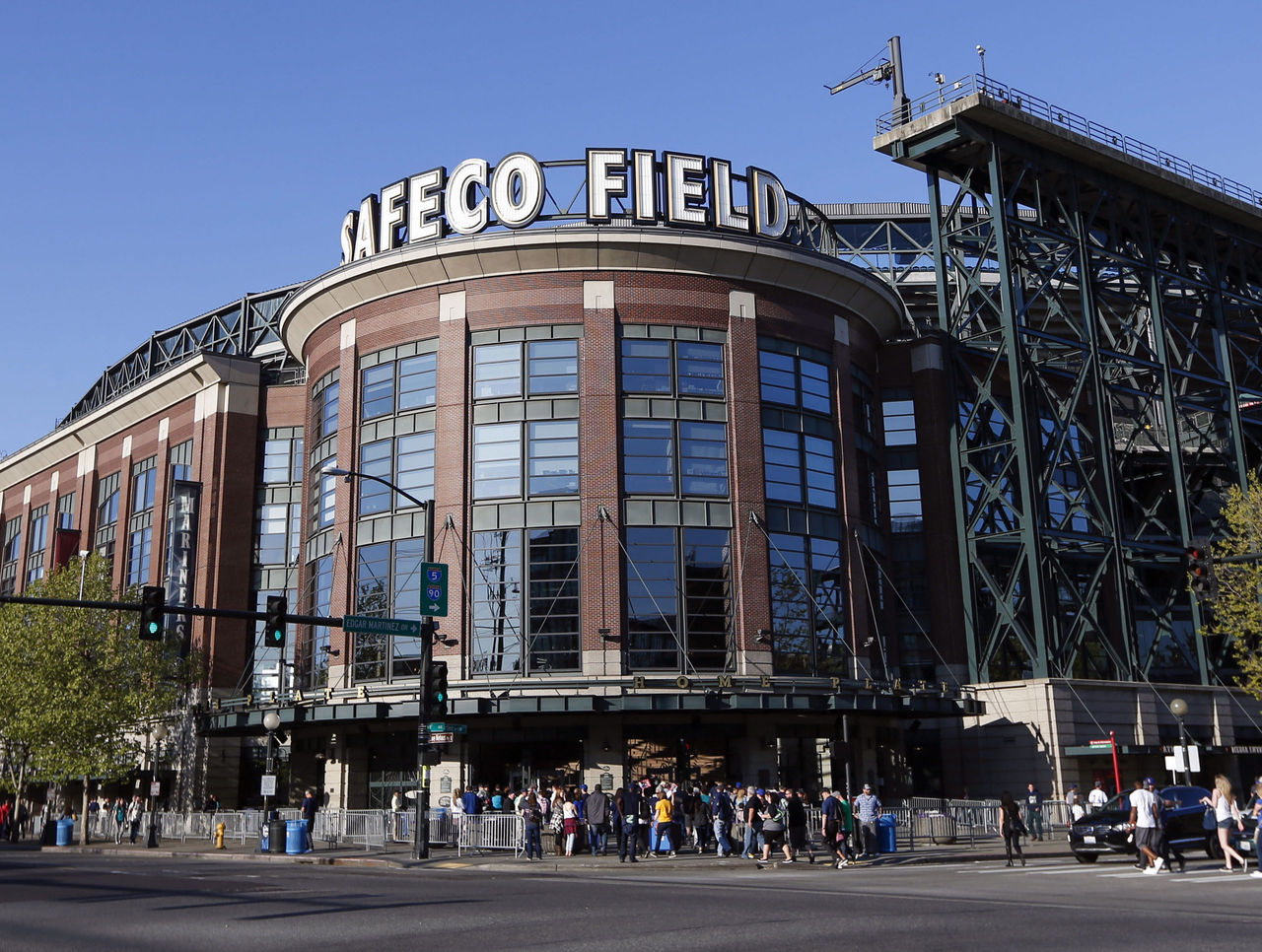 Alexa Will Now Wait On Seattle Mariners Fans In Private Suites At  Safeco Field