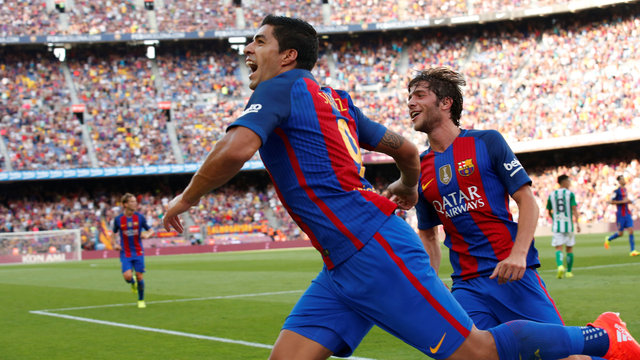 Watch: Luis Suarez earns hat trick with sublime set-piece