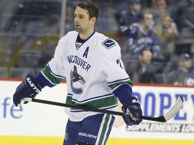 Stars' Hamhuis looking to provide experience, 'sound' defense