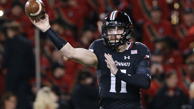 Cincinnati benches QB Gunner Kiel in favor of Hayden Moore