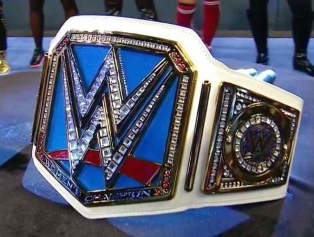 Wwe Unveils Smackdown Exclusive Women S Team Championships Thescore Com Wwe Unveils Smackdown Exclusive Women S Team Championships Thescore Com