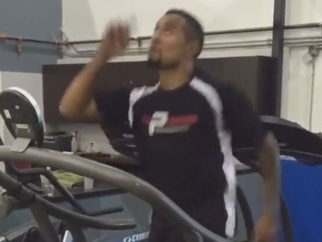 Dumba makes like Usain Bolt during treadmill workout