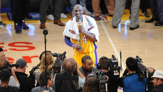 Lakers fans pack City Hall for inaugural 'Kobe Bryant Day'