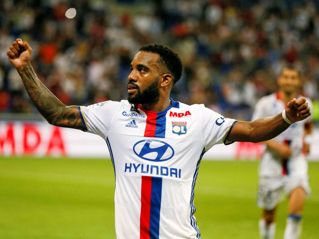 Report: Arsenal set to launch bids worth £85M for Lemar, Lacazette