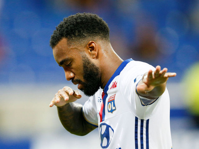 Lacazette intends to leave Lyon this summer, affirms Atletico affection