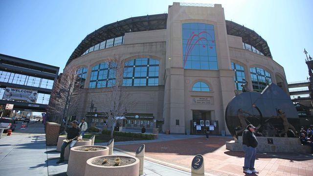 Chicago teams poke fun at new White Sox stadium name