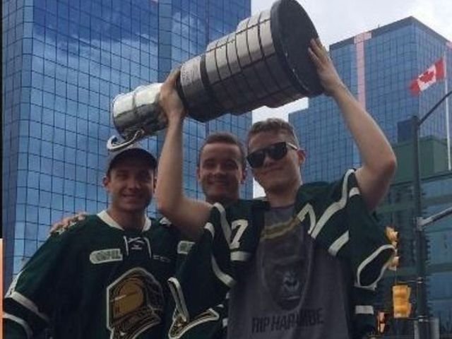 Matthew Tkachuk wears 'RIP Harambe' shirt to Memorial Cup parade