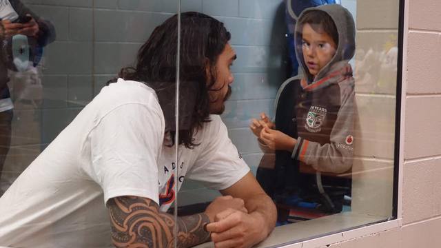 Thunder's Adams encourages shy boy to join in during basketball camp