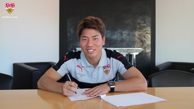 Arsenal's Asano joins Stuttgart on loan