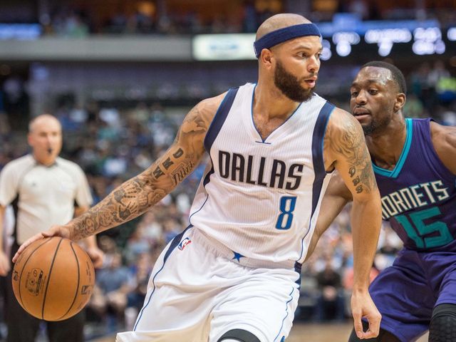 Mavs' Williams out vs. Bucks with calf injury