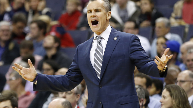 Billy Donovan complains Nick Young traveled on game-winner