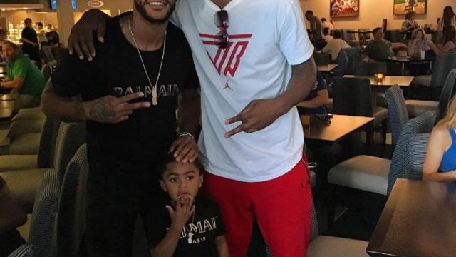 Derrick Rose, Jimmy Butler take in Dodgers-Cubs together